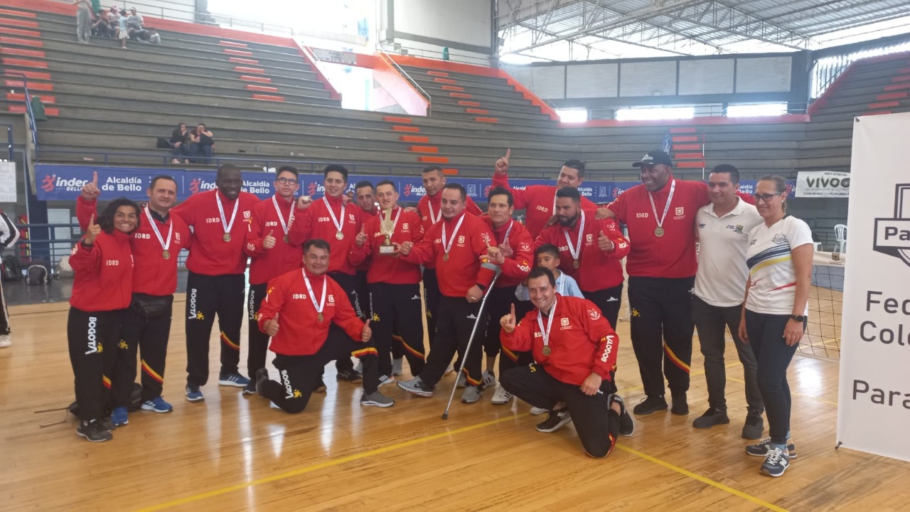 El Equipo Bogotá de voleibol sentado